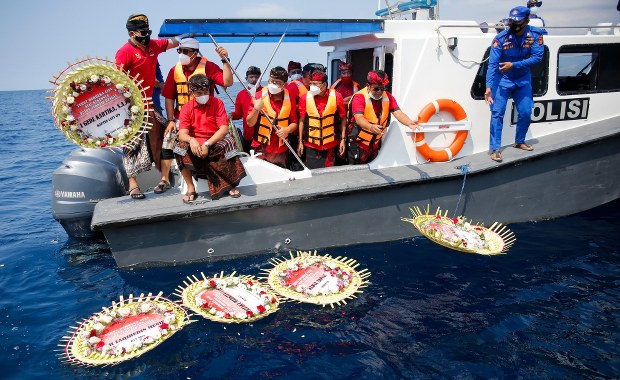 Ich okręt podwodny zatonął. Nagrali piosenkę o pożegnaniu