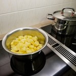Idealna konsystencja i smak. Jak ugotować ziemniaki do zupy?
