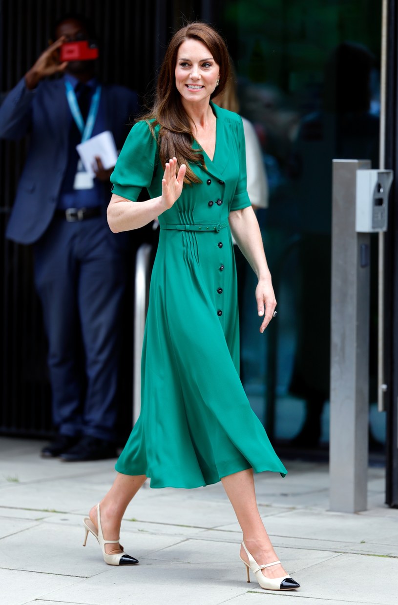 Idealna sukienka na lato powinna być zdaniem Kate przewiewna i lekka /Max Mumby/Indigo /Getty Images