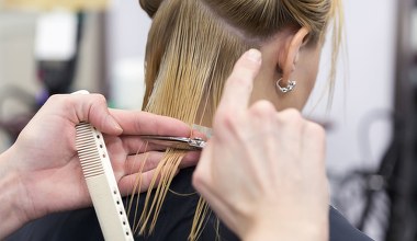 Idealne cięcie dla cienkich włosów istnieje. Układają się same 