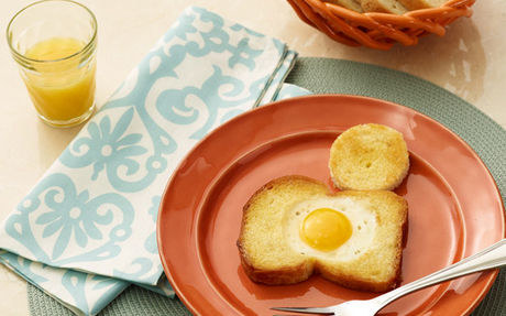 Idealne jajko sadzone w chlebie /materiały prasowe