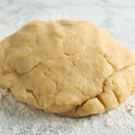 Idealnie kruche ciasto. Szarlotka wychodzi tak dobra, że migiem znika z blachy