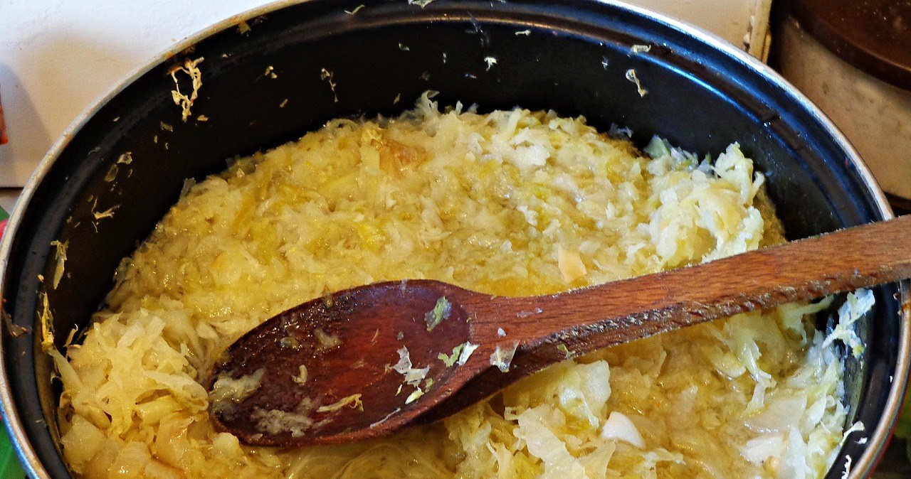 Idealnie pasuje do dań z kapustą. Zapobiega wzdęciom i ułatwia trawienie /krzys16 /Pixabay.com