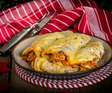 Idealny obiad dla miłośników włoskiej kuchni. Roladki z lasagne są pyszne i proste w przygotowaniu