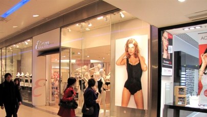 Idzie wiosna. Zobacz, co założą na siebie paryżanki