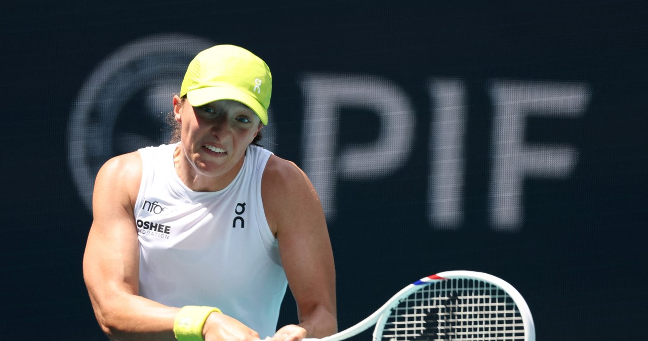 Iga Świątek Shines in Stuttgart Amid Ukrainian Controversy