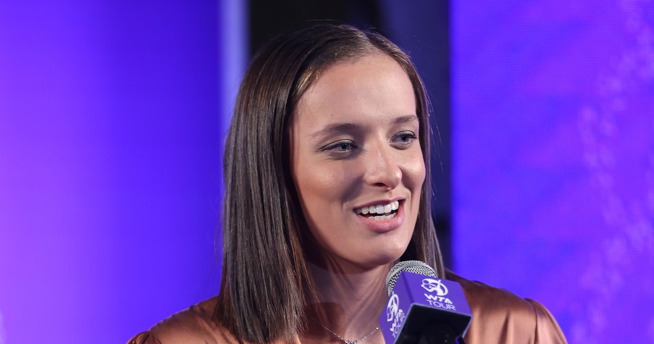 Iga Świątek podczas ceremonii losowania WTA Finals /AFP