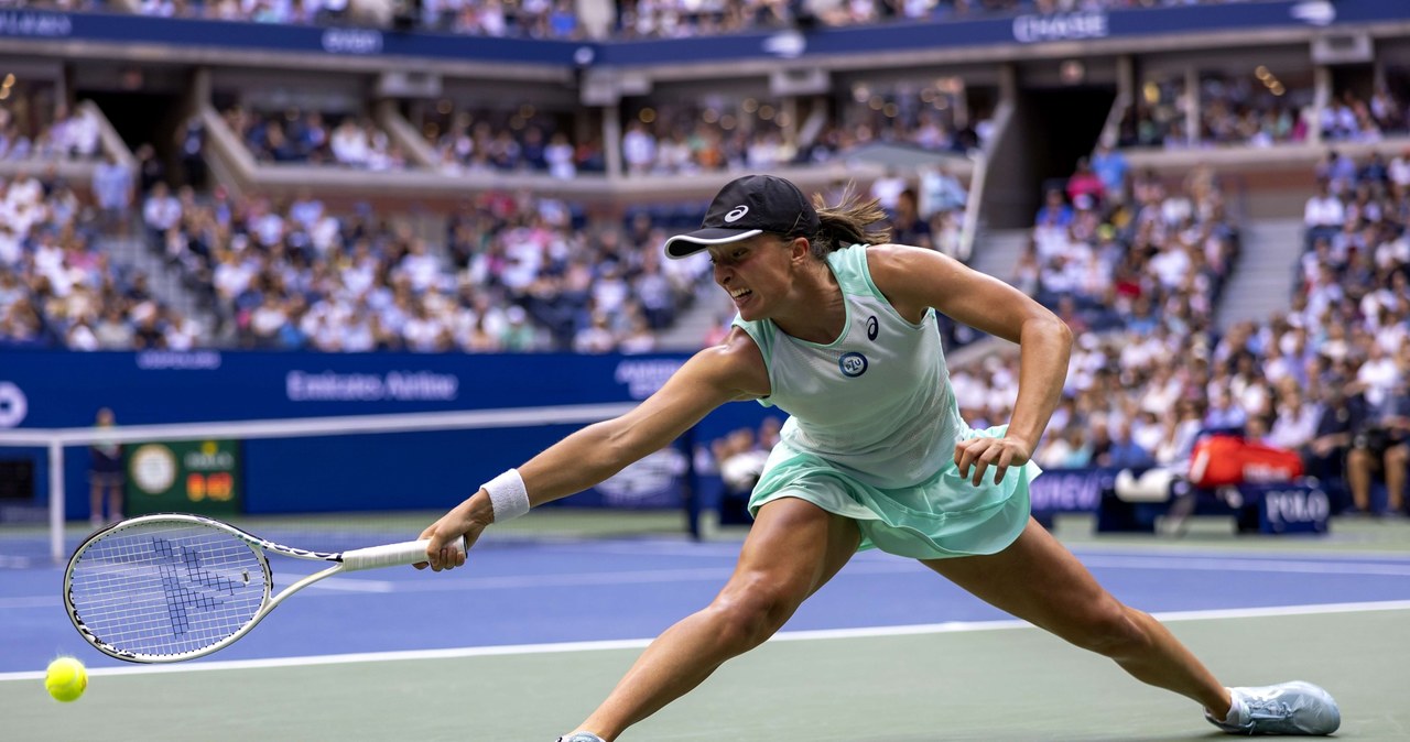 Iga światek podczas finałowego meczu US Open z Ons Jabeur /AFP