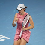 Iga Świątek pokonała Wiktorię Azarenkę! Jest w półfinale WTA Adelaide