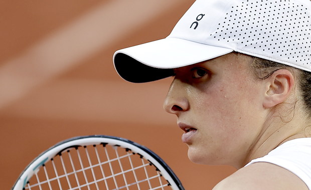 Iga Świątek w ćwierćfinale Rolanda Garrosa. Curenko skreczowała