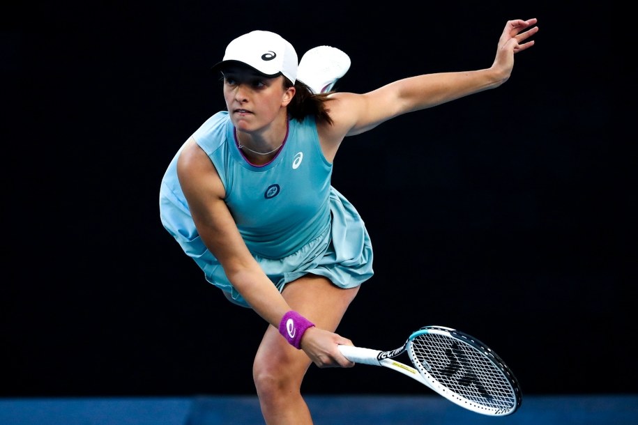 Iga Świątek w meczu drugiej rundy Australian Open z Włoszką Camilą Giorgi /Jason O'Brien /PAP/EPA
