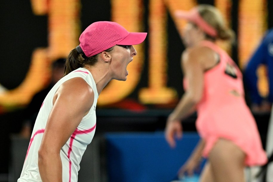 Iga Świątek w meczu z Danielle Collins /LUKAS COCH /PAP/EPA