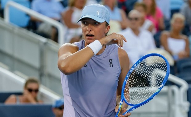 Iga Świątek wchodzi do gry. Kim jest Emiliana Arango?