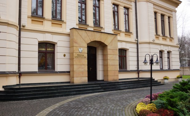"Igranie z ogniem". TK do czwartku odroczył rozprawę ws. wyższości prawa unijnego nad krajowym