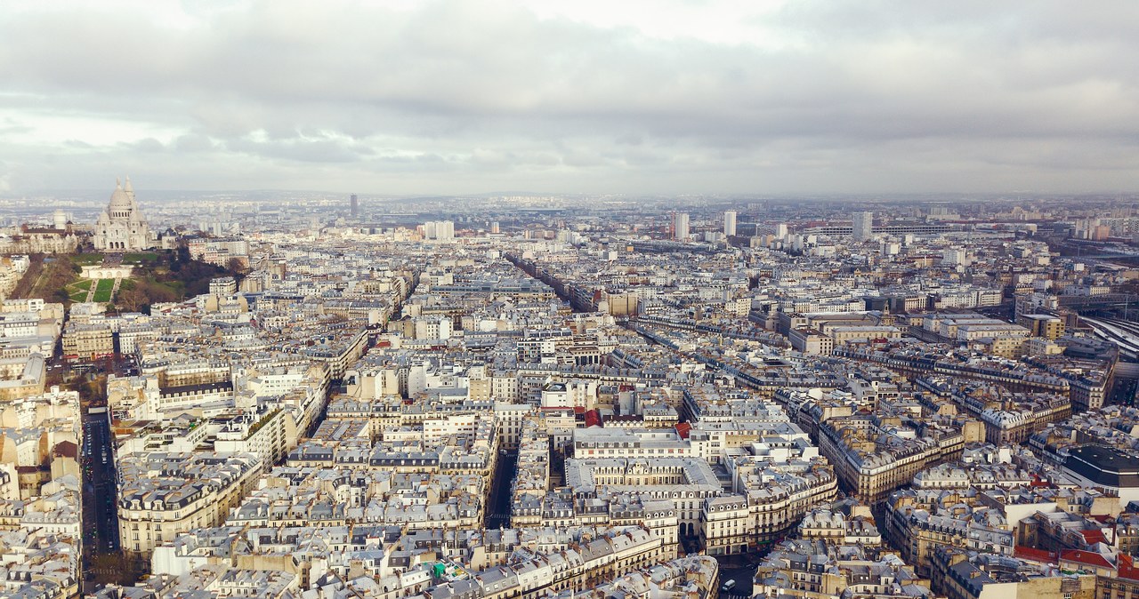 Igrzyska mogą powstrzymać podróżnych od odwiedzania Paryża, który latem jest jednym z najczęściej wybieranych kierunków świata /123RF/PICSEL