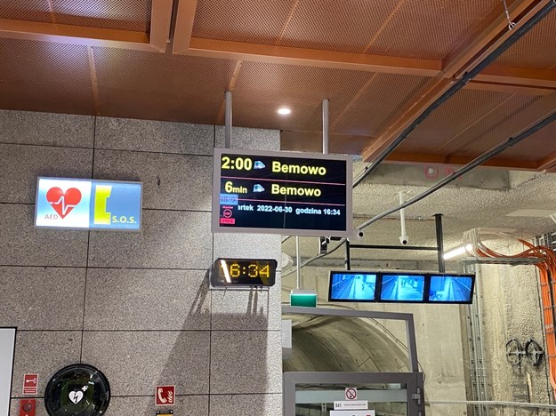 II linia warszawskiego metra ma już 15 stacji i dojeżdża z Zacisza na Bemowo. /Mariusz PIekarski /RMF FM
