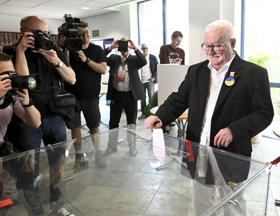 II tura wyborów prezydenckich 2025. Lech Wałęsa oddaje głos /Oliwia Domanska/East News /East News