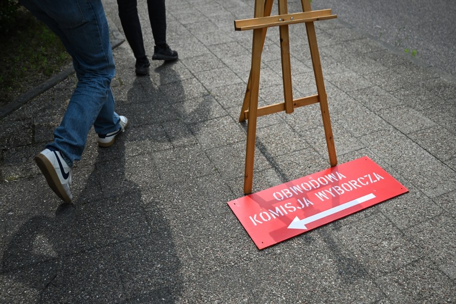 II tura wyborów prezydenckich w Polsce /Adam Warżawa /PAP