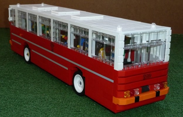 Ikarus 260.04 z klocków Lego /Mateusz Wawrowski