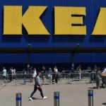 IKEA wychodzi graczom naprzeciw. Kartonowe atrapy PS5 i Xbox Series X w popularnej sieci