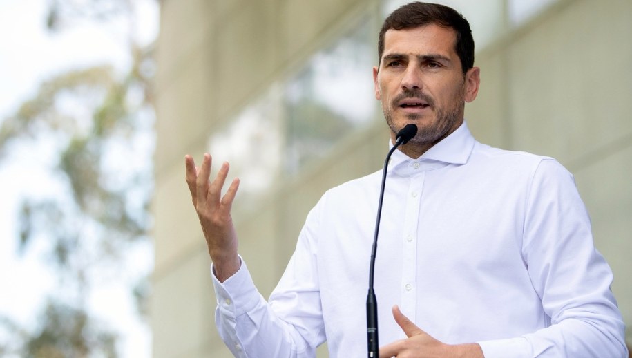 Iker Casillas po wyjściu ze szpitala /RUI FARINHA /PAP/EPA