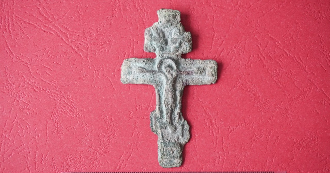 Ikona w kształcie krzyża została odnaleziona na terenie gminy Niedrzwica Duża. /Lubelski Wojewódzki Konserwator Zabytków /Facebook