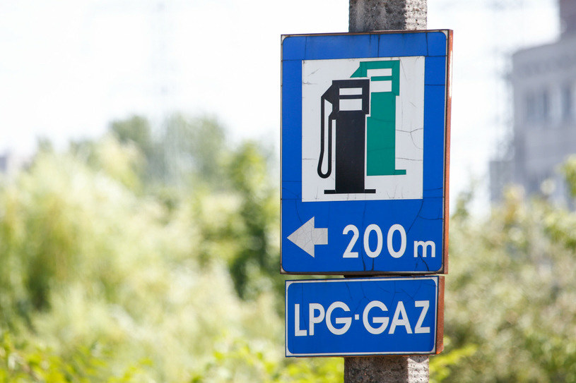 Ile aut na LPG jeździ w Polsce? /Tomasz Kawka/East News /Agencja SE/East News