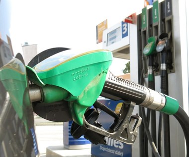 Ile będzie kosztować paliwo w połowie wakacji?