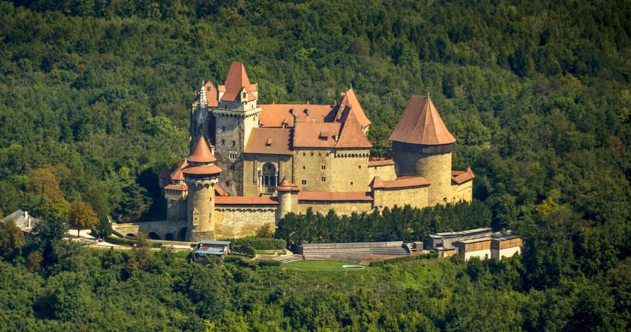 Ile czasu potrzeba na zwiedzanie zamku Kreuzenstein? /imago/Hans Blossey/EAST NEWS /East News
