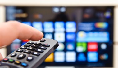 Ile darmowych programów ma telewizja naziemna i jak je wyszukać?