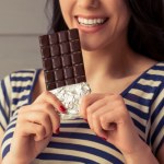 Ile gorzkiej czekolady można zjeść dziennie? Taka porcja wesprze serce, mózg i odchudzanie