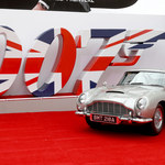 Ile James Bond musiałby zapłacić za ubezpieczenie swojego Astona Martina?