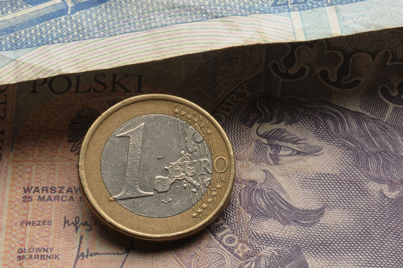 Ile kosztują euro, dolar i frank w środę 13 grudnia? /123RF/PICSEL