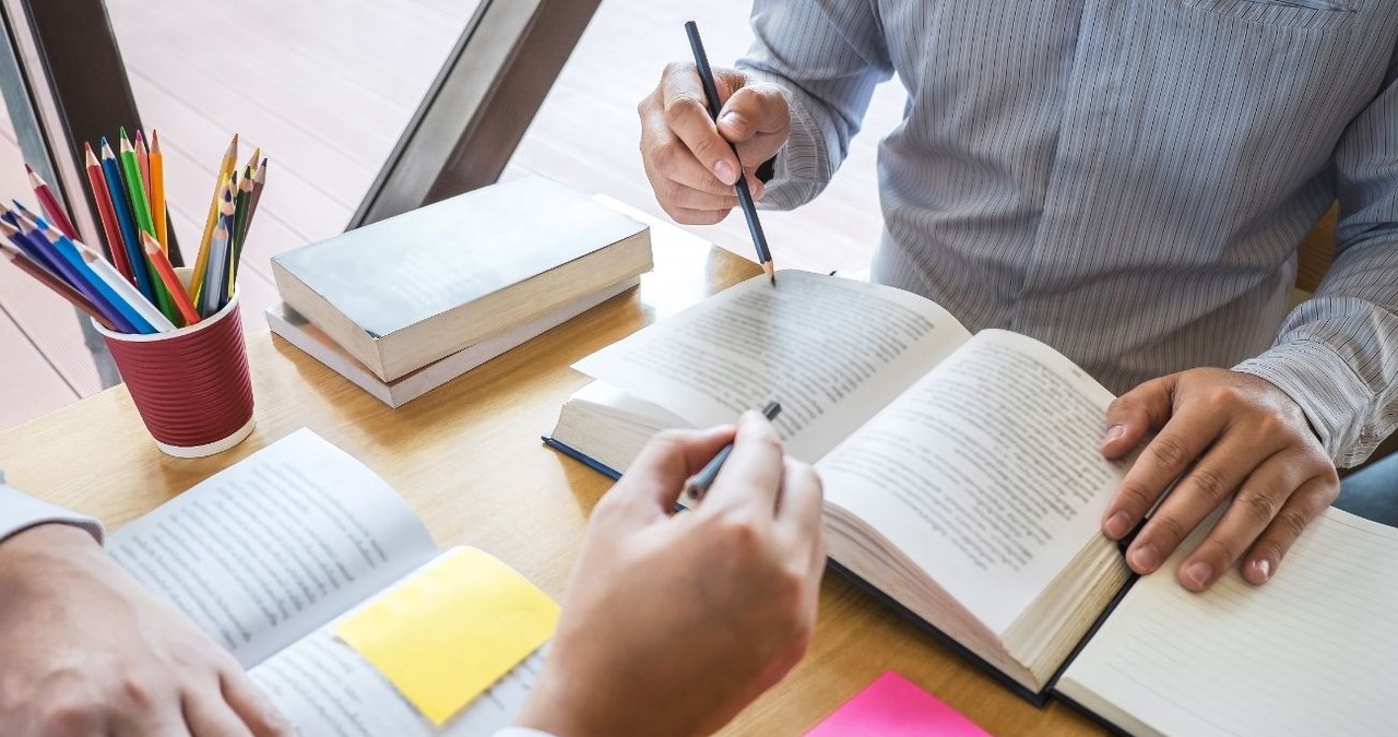 Ile kosztują przygotowania do matury w 2026 roku? /ngampolthongsai /Canva Pro