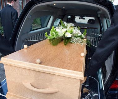 Ile kosztuje pogrzeb? Nawet po podwyżce zasiłek może nie wystarczyć