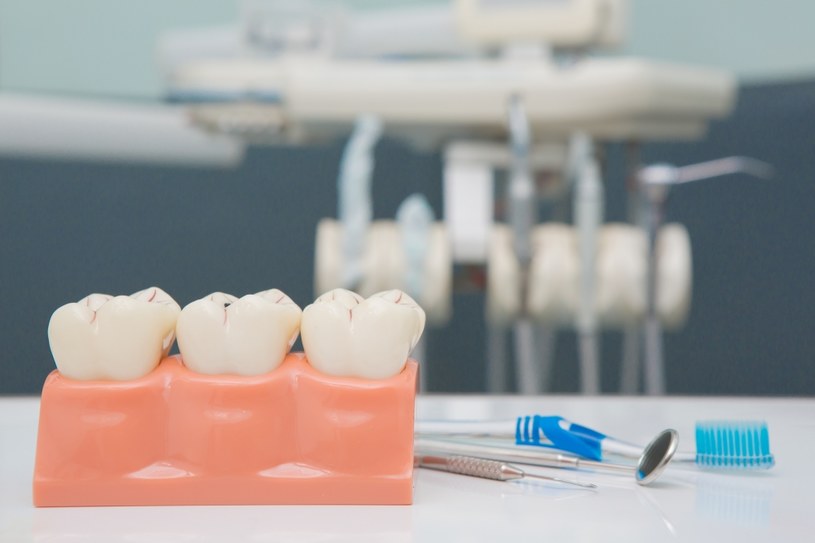 Ile kosztuje prywatna wizyta u dentysty? /ittipol /123RF/PICSEL