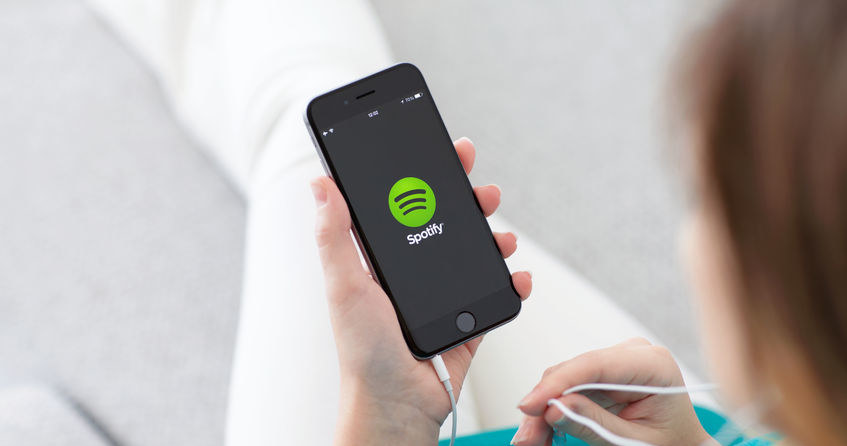 Ile kosztuje Spotify dla studentów? To 12,99 zł miesięcznie, trzeba jednak mieć aktualną legitymację studencką.