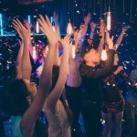 Ile kosztuje studniówka w 2026 roku? Ceny przyprawiają o zawrót głowy 