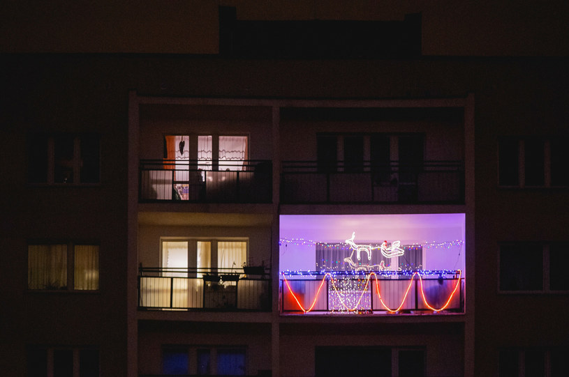 Ile kosztuje świąteczna iluminacja balkonu, tarasu albo ogrodu? /Jacek Trublajewicz