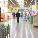 Ile kosztuje urządzenie ogrodu w 2026? Ceny z Castoramy i Leroy Merlin zaskakują