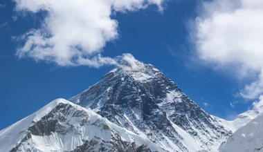 Ile kosztuje wejście na Mount Everest? Spory rachunek w dolarach