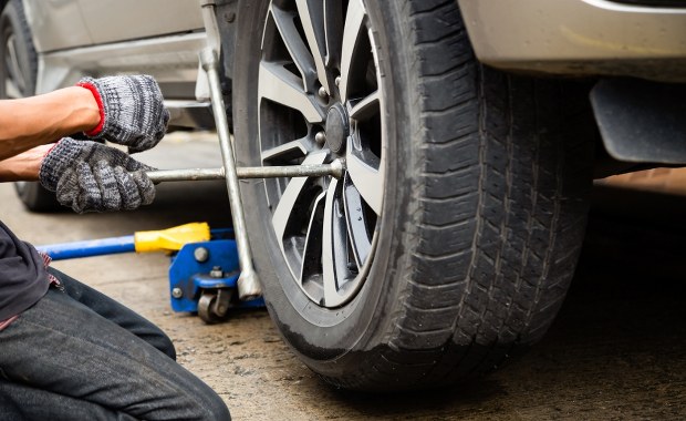 Ile kosztuje wymiana opon na zimowe? Ceny poszły w górę