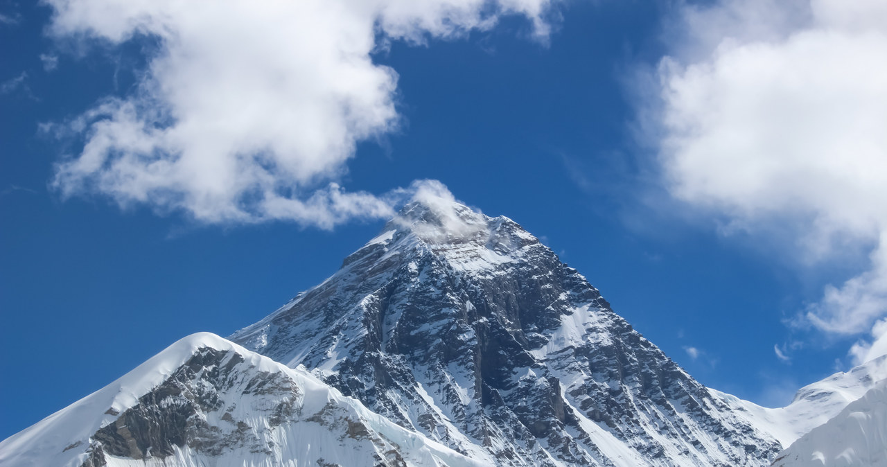 Ile kosztuje wyprawa na Mount Everest? /123RF/PICSEL