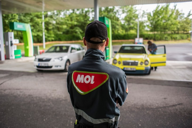 Ile może kosztować paliwo na Węgrzech? Tyle, ile powie rząd... /Getty Images