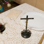 Ile należy dać księdzu do koperty? Wyjaśniamy