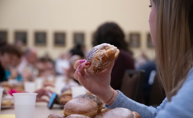 Ile naprawdę musisz biegać po pączku? Eksperci obalają mity o Tłustym Czwartku