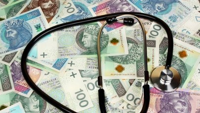 Ile naprawdę zarabiają lekarze? "Ja tyle nie dostaję"