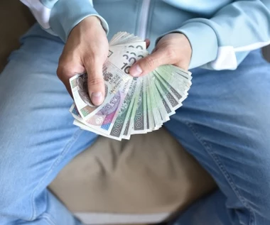 Ile osób w Polsce zarabia ponad 10 tys. zł? Więcej, niż mogłoby się wydawać