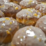 Ile pączków wyjdzie z 1 kg mąki? Przepis na idealne ciasto na pączki 