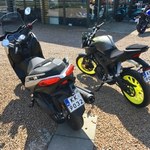 Ile palą motocykle i skutery z silnikami o pojemności 125 cm3?